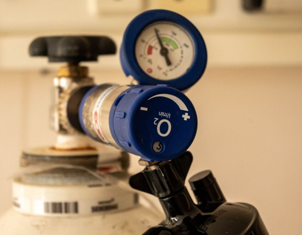 HBOT for Long COVID - oxygen pressure gauge representing hyperbaric oxygen therapy treatment
